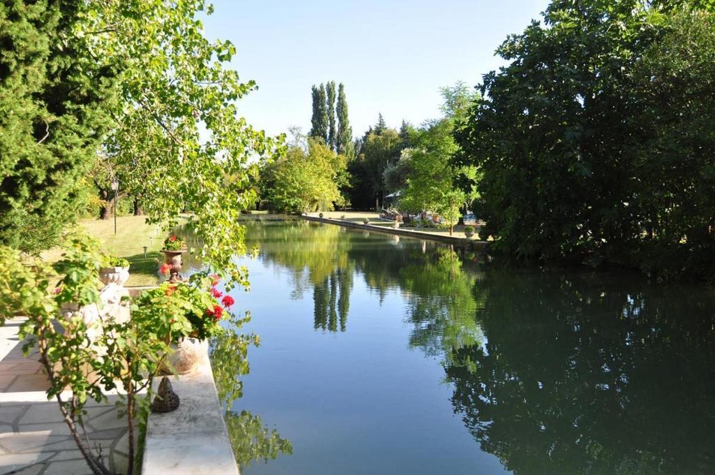 Domaine Du Moulin Saint Laurent des Arbres Bagian luar foto